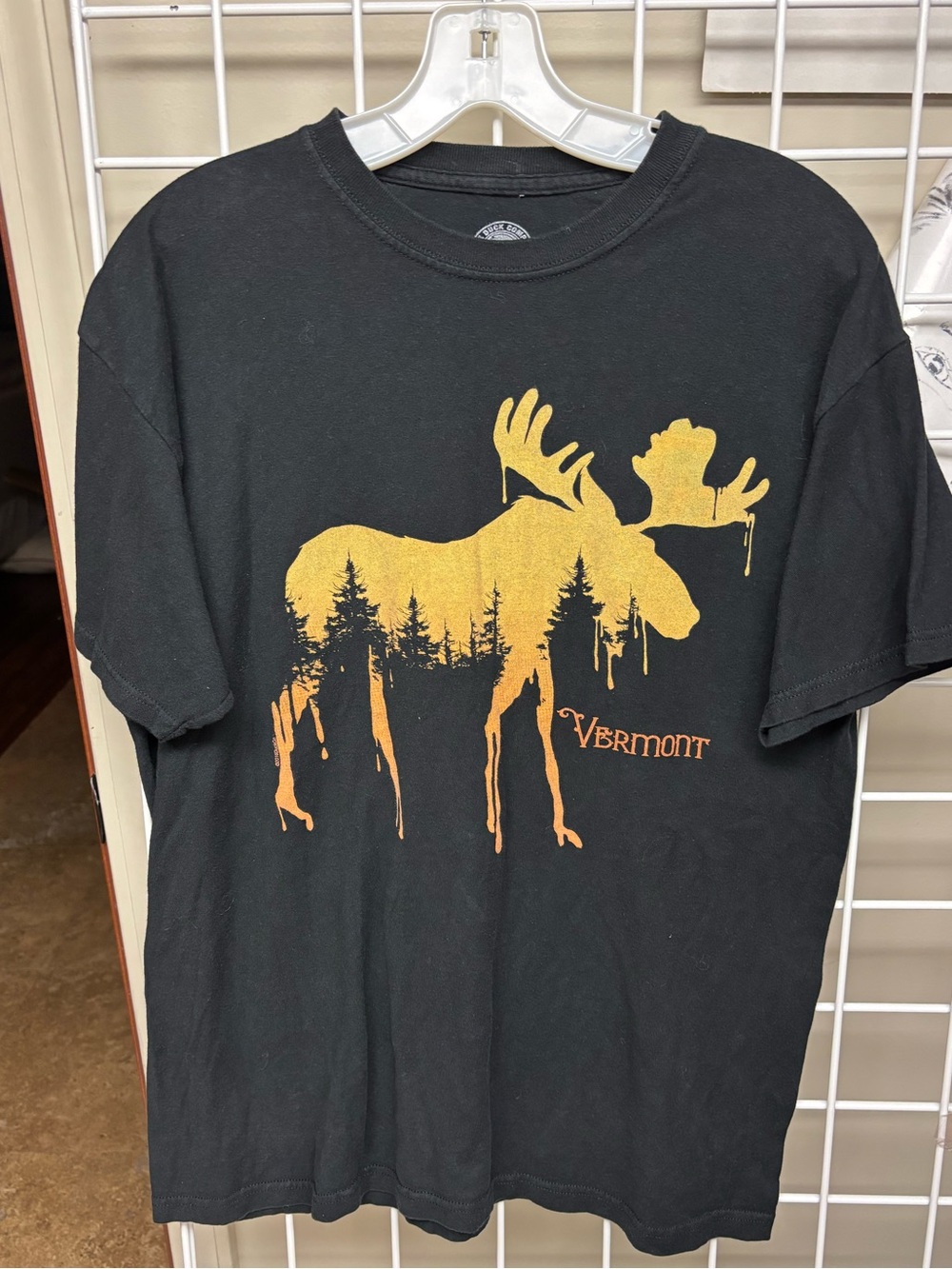 The Great State Of Vermont  “Dripping Moose” Design T-Shirt Size Large Duck Co.